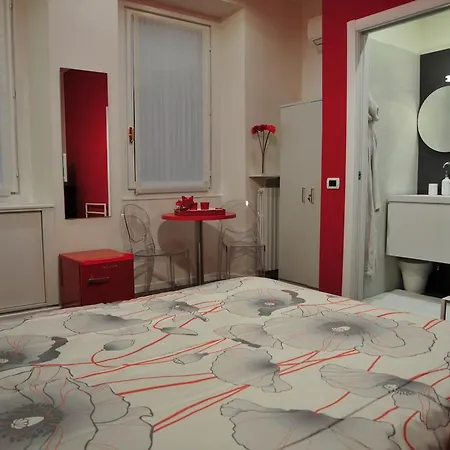 Eva E Diabolik Design Centro * Milano